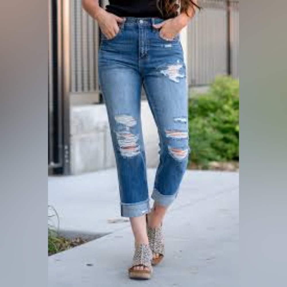 KanCan Distressed Boyfriend Jeans. High rise. Women size 7/27